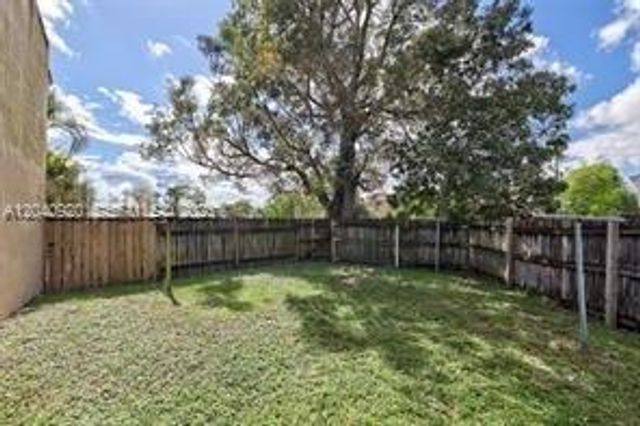 350 Sunshine Dr, Coconut Creek, FL 33066
