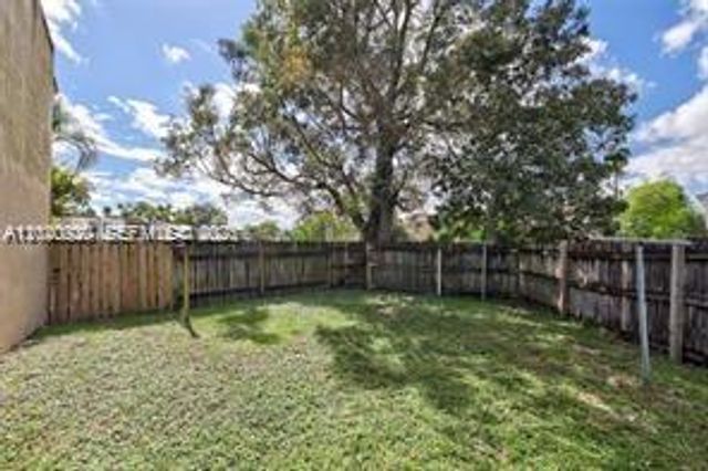 350 Sunshine Dr, Coconut Creek, FL 33066
