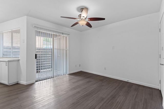 1840 Burton DR 133, Austin, TX 78741