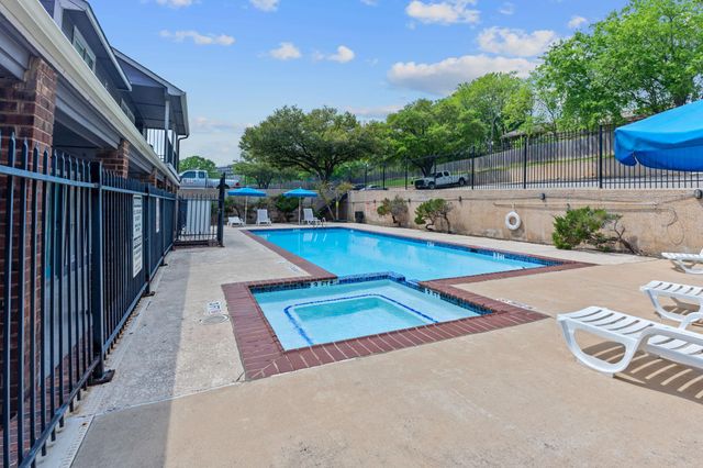 1840 Burton DR 133, Austin, TX 78741