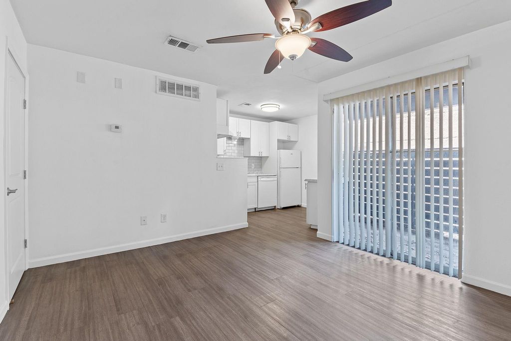 1840 Burton DR 133, Austin, TX 78741