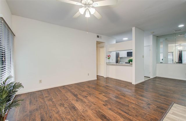 2023 Gentryside Drive 109, Houston, TX 77077