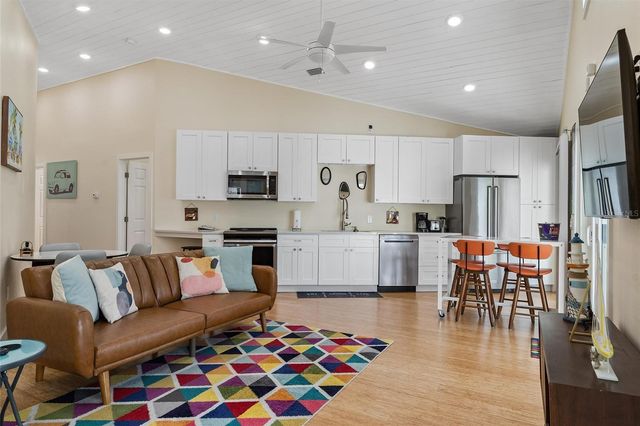 1500 9TH AVENUE N, St Petersburg, FL 33705