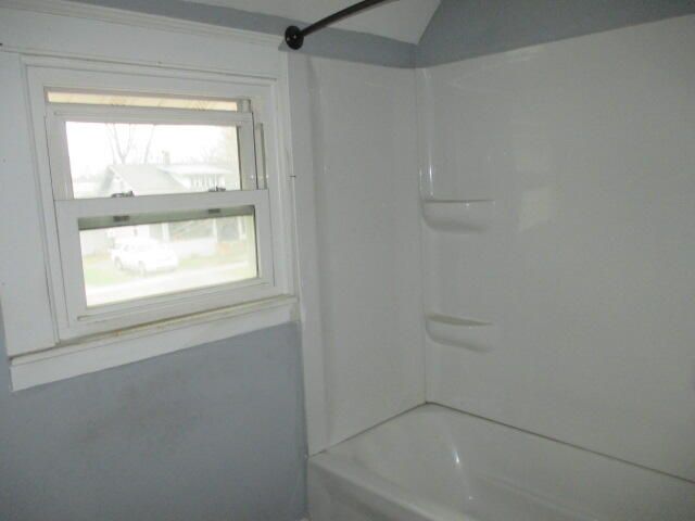 120 Hillsborough Street, Hartford, MI 49057