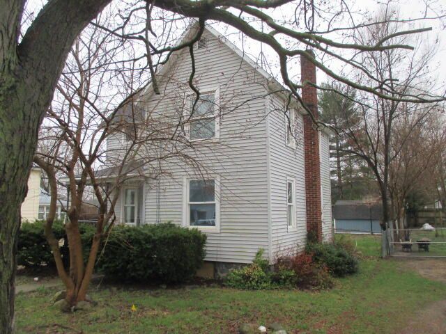 120 Hillsborough Street, Hartford, MI 49057