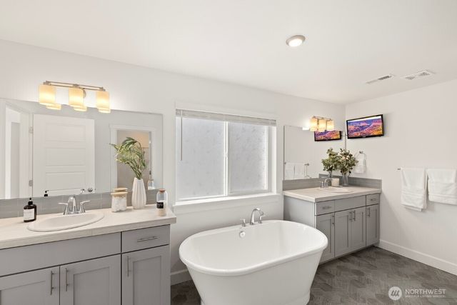 15240 SE 255th Court, Covington, WA 98042