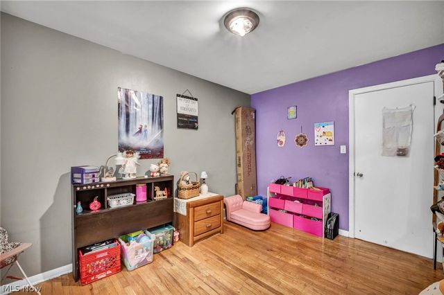 301 E 317th Street, Willowick, OH 44095
