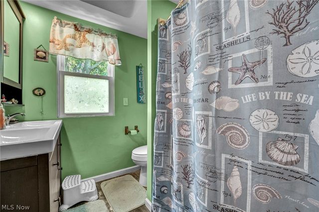 301 E 317th Street, Willowick, OH 44095