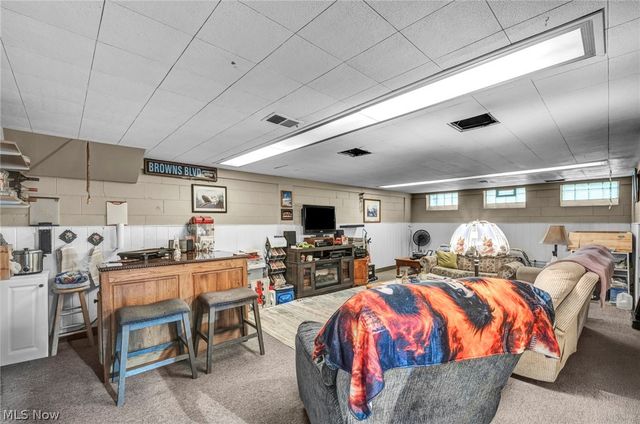 301 E 317th Street, Willowick, OH 44095