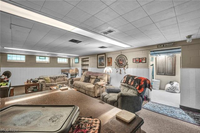 301 E 317th Street, Willowick, OH 44095