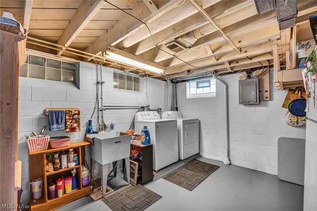 301 E 317th Street, Willowick, OH 44095