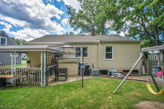 301 E 317th Street, Willowick, OH 44095