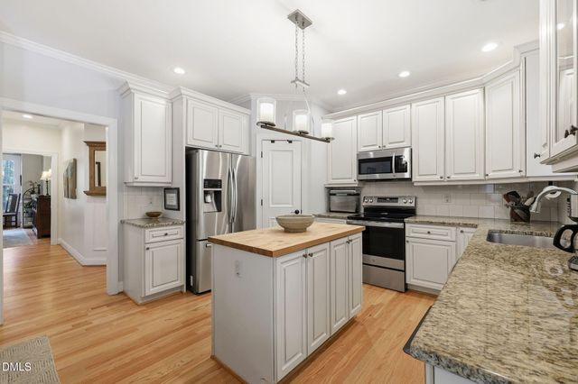 6 King William Court, Raleigh, NC 27613