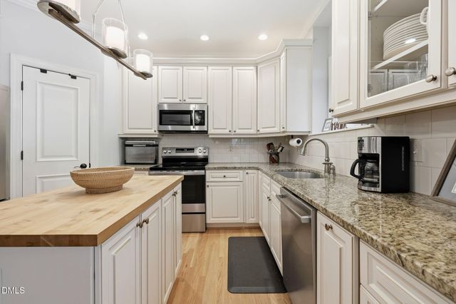 6 King William Court, Raleigh, NC 27613