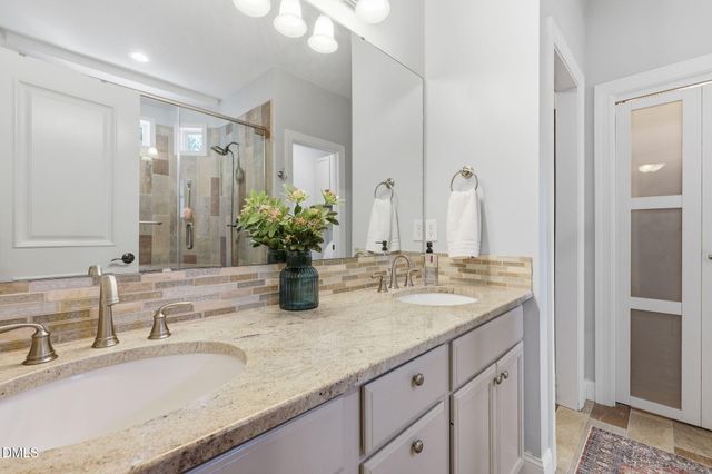 6 King William Court, Raleigh, NC 27613