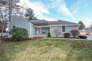 15 Spyglass Point Circle, Bedford, NH 03110
