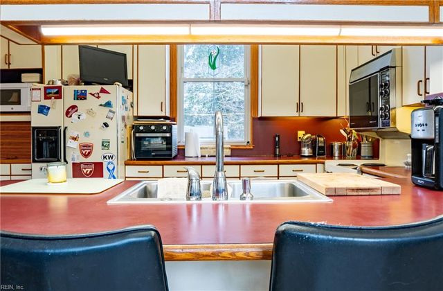 6392 Main ST, Gloucester, VA 23061