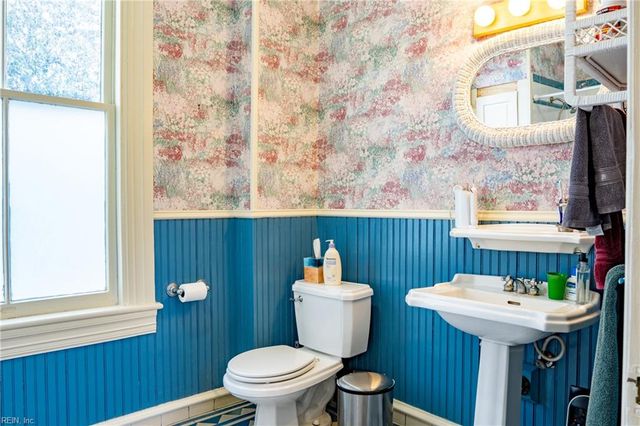 6392 Main ST, Gloucester, VA 23061