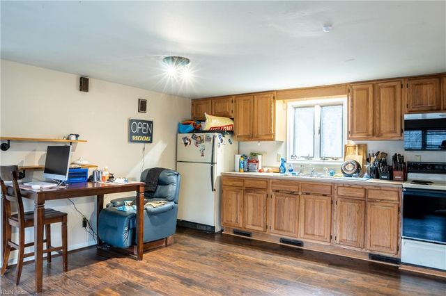 6392 Main ST, Gloucester, VA 23061