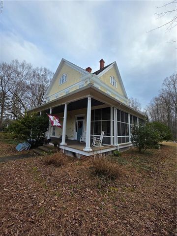 6392 Main ST, Gloucester, VA 23061