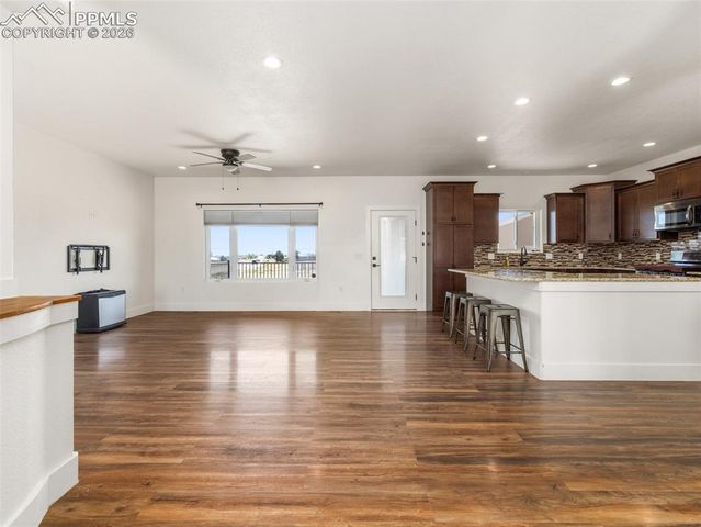 1194 E Gunpowder Lane, Pueblo, CO 81007