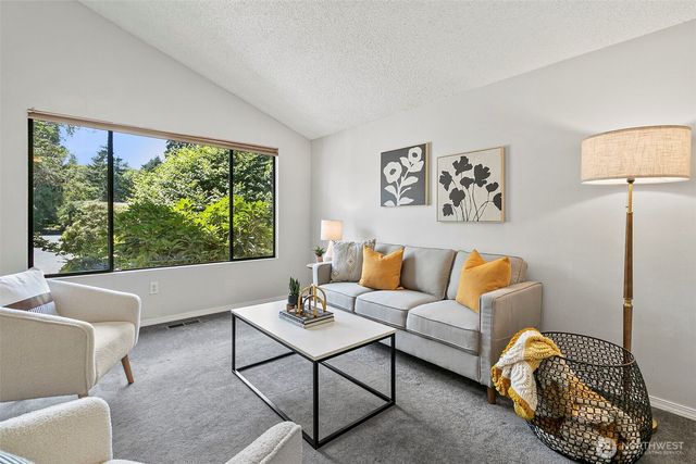 25312 45th Avenue S, Kent, WA 98032