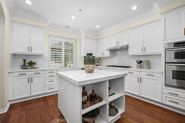 21265 Baeza Circle, Huntington Beach, CA 92648