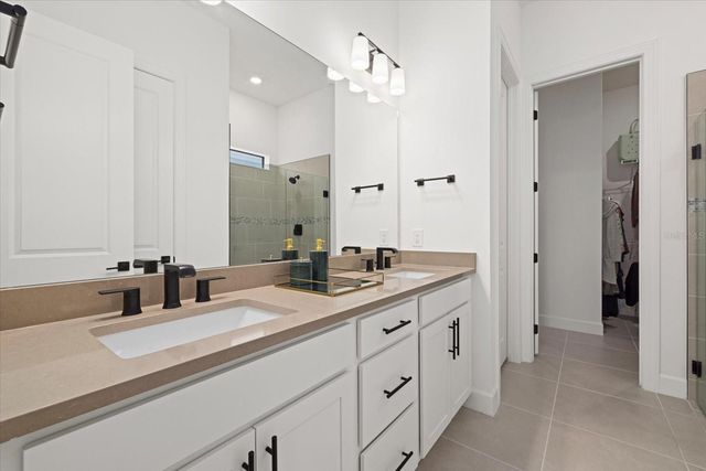 16211 HIDDEN OAK LOOP, Lakewood Ranch, FL 34211