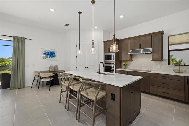 16211 HIDDEN OAK LOOP, Lakewood Ranch, FL 34211