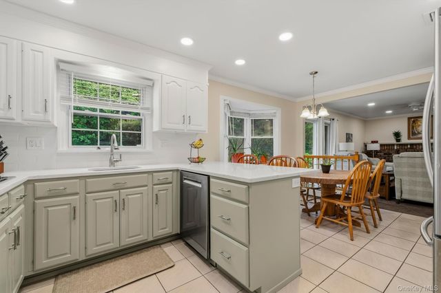 240 Center Street, Pearl River, NY 10965