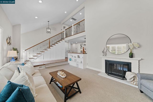 1734 Orleans Ct, Walnut Creek, CA 94598