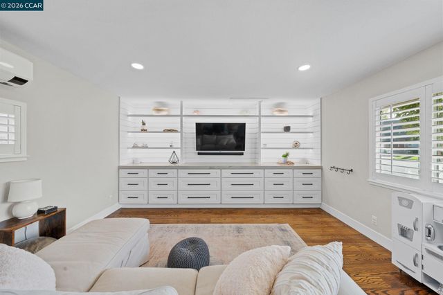 1734 Orleans Ct, Walnut Creek, CA 94598