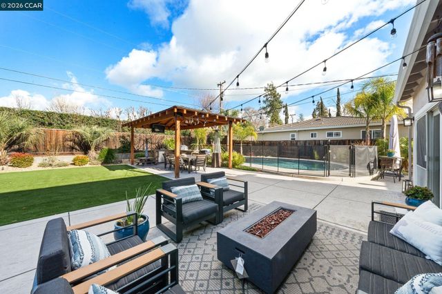 1734 Orleans Ct, Walnut Creek, CA 94598