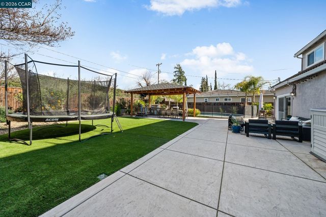 1734 Orleans Ct, Walnut Creek, CA 94598