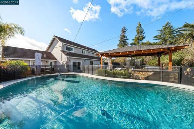 1734 Orleans Ct, Walnut Creek, CA 94598