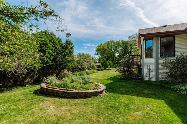 N26W27080 Prospect AVENUE, Pewaukee, WI 53072