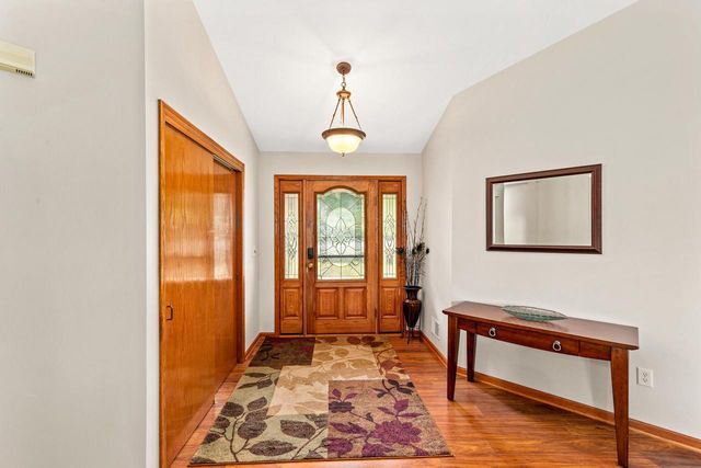 N26W27080 Prospect AVENUE, Pewaukee, WI 53072