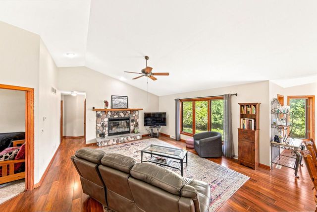 N26W27080 Prospect AVENUE, Pewaukee, WI 53072