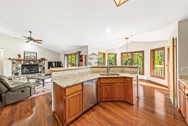 N26W27080 Prospect AVENUE, Pewaukee, WI 53072