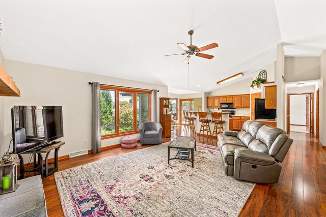 N26W27080 Prospect AVENUE, Pewaukee, WI 53072