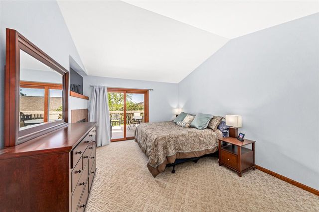 N26W27080 Prospect AVENUE, Pewaukee, WI 53072