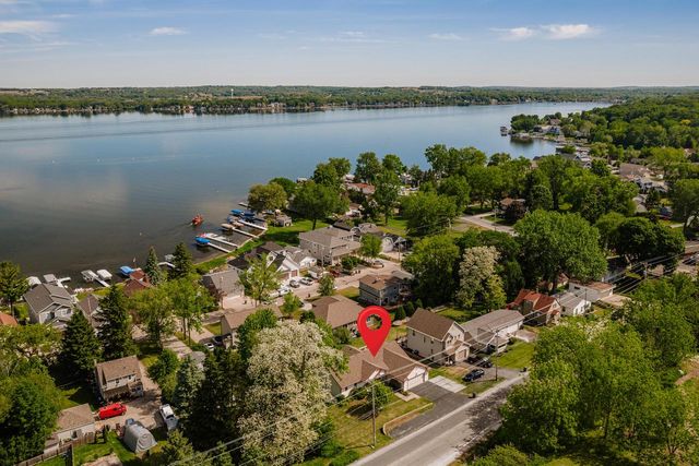 N26W27080 Prospect AVENUE, Pewaukee, WI 53072