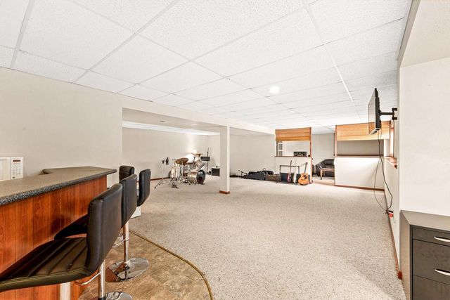 N26W27080 Prospect AVENUE, Pewaukee, WI 53072