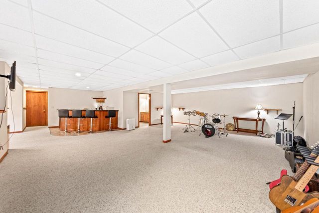 N26W27080 Prospect AVENUE, Pewaukee, WI 53072