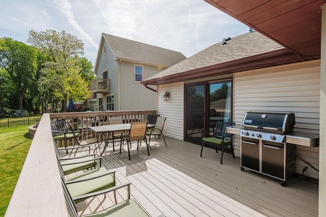 N26W27080 Prospect AVENUE, Pewaukee, WI 53072