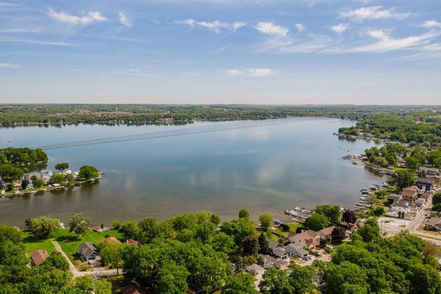 N26W27080 Prospect AVENUE, Pewaukee, WI 53072