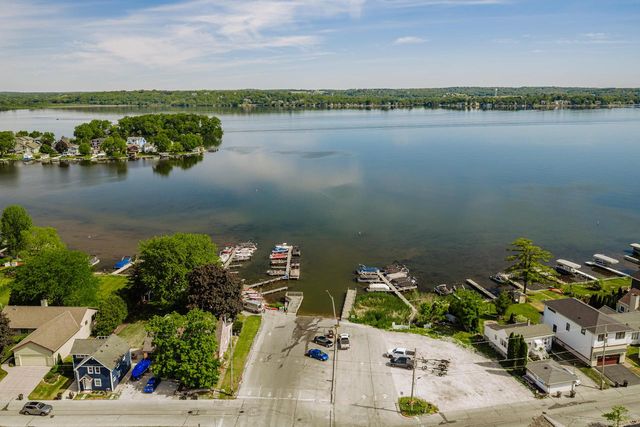 N26W27080 Prospect AVENUE, Pewaukee, WI 53072
