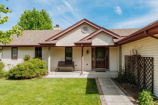 N26W27080 Prospect AVENUE, Pewaukee, WI 53072