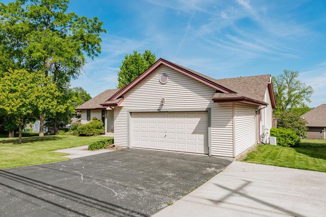 N26W27080 Prospect AVENUE, Pewaukee, WI 53072