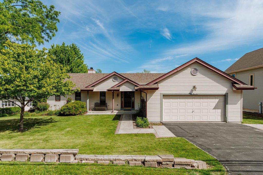 N26W27080 Prospect AVENUE, Pewaukee, WI 53072